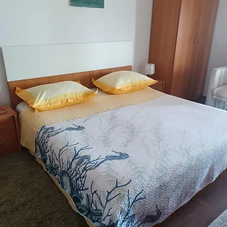 Apartman Antonio דירה *